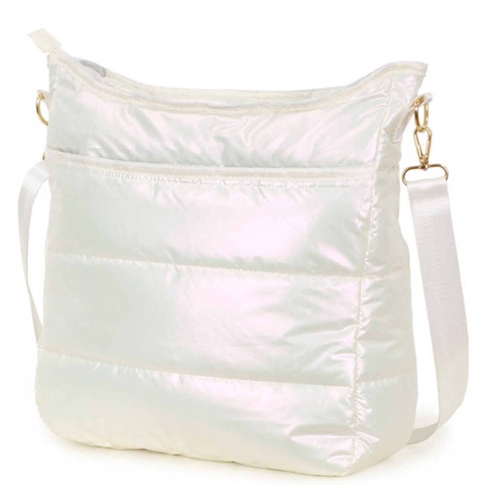Pearl Crossbody purse 🤍